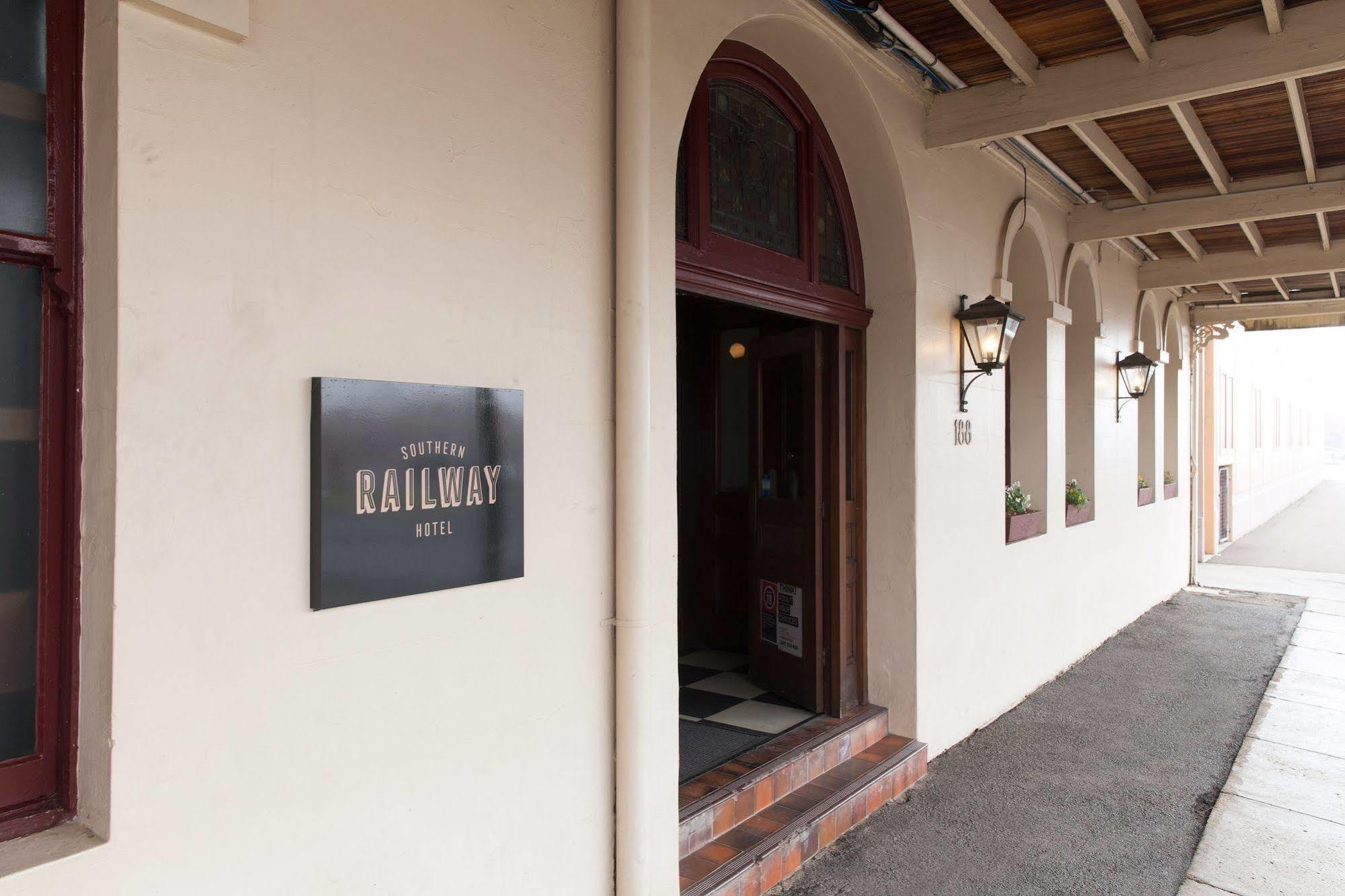 Southern Railway Hotel Goulburn Exterior photo