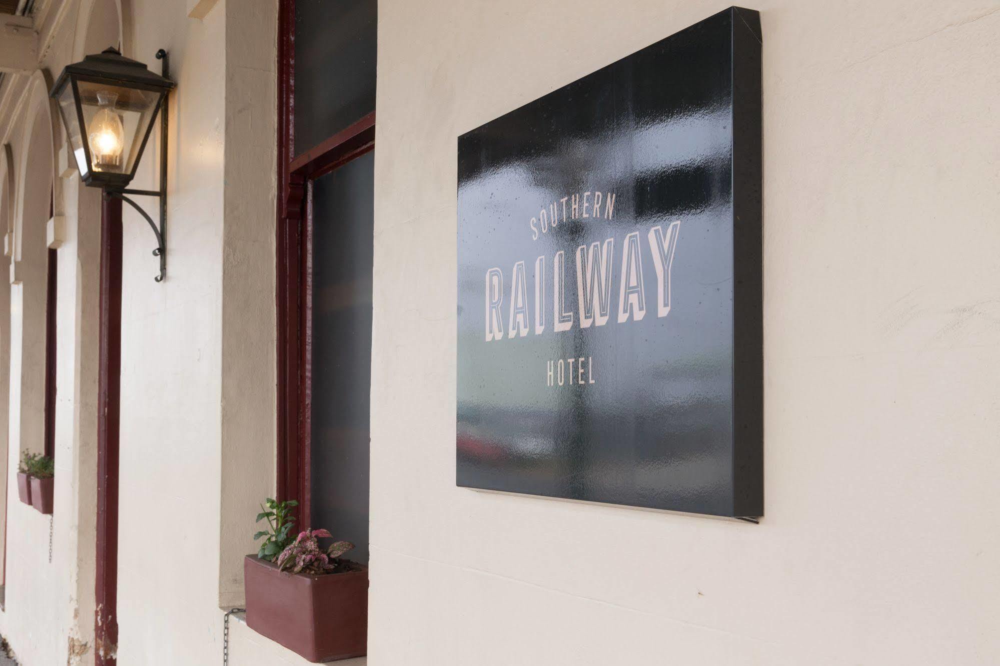 Southern Railway Hotel Goulburn Exterior photo
